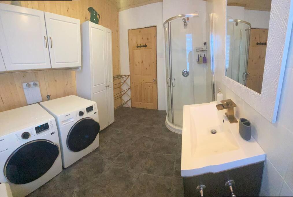 Le Jazz- Chalet Rustique/Chic Avec Spa Notre-Dame-Des-Bois Bagian luar foto