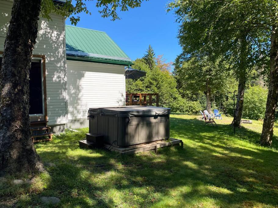 Le Jazz- Chalet Rustique/Chic Avec Spa Notre-Dame-Des-Bois Bagian luar foto